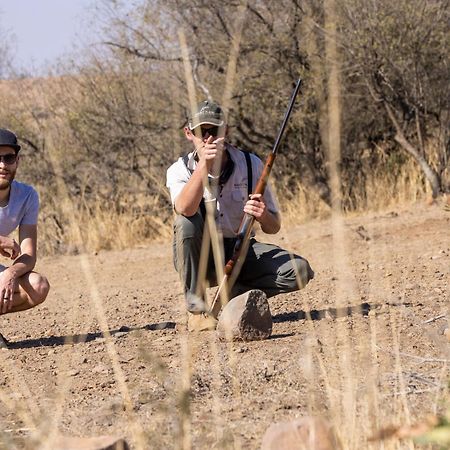 Nambiti Plains Lodge Лейдисмит Екстериор снимка
